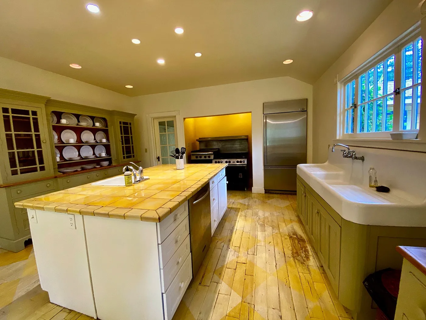 Wild Iris kitchen after paint, repairs and appliance updates
